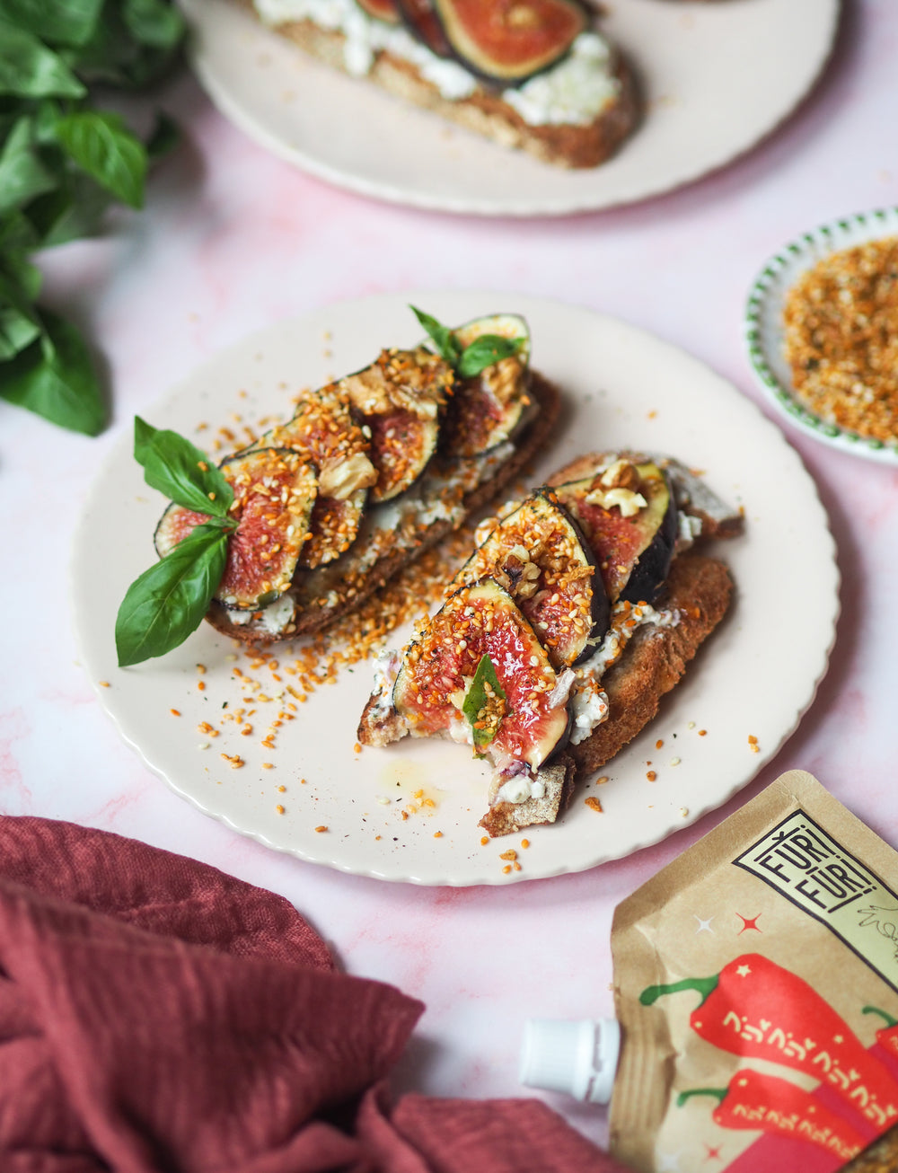 TARTINES AUX FIGUES ET CHÈVRE