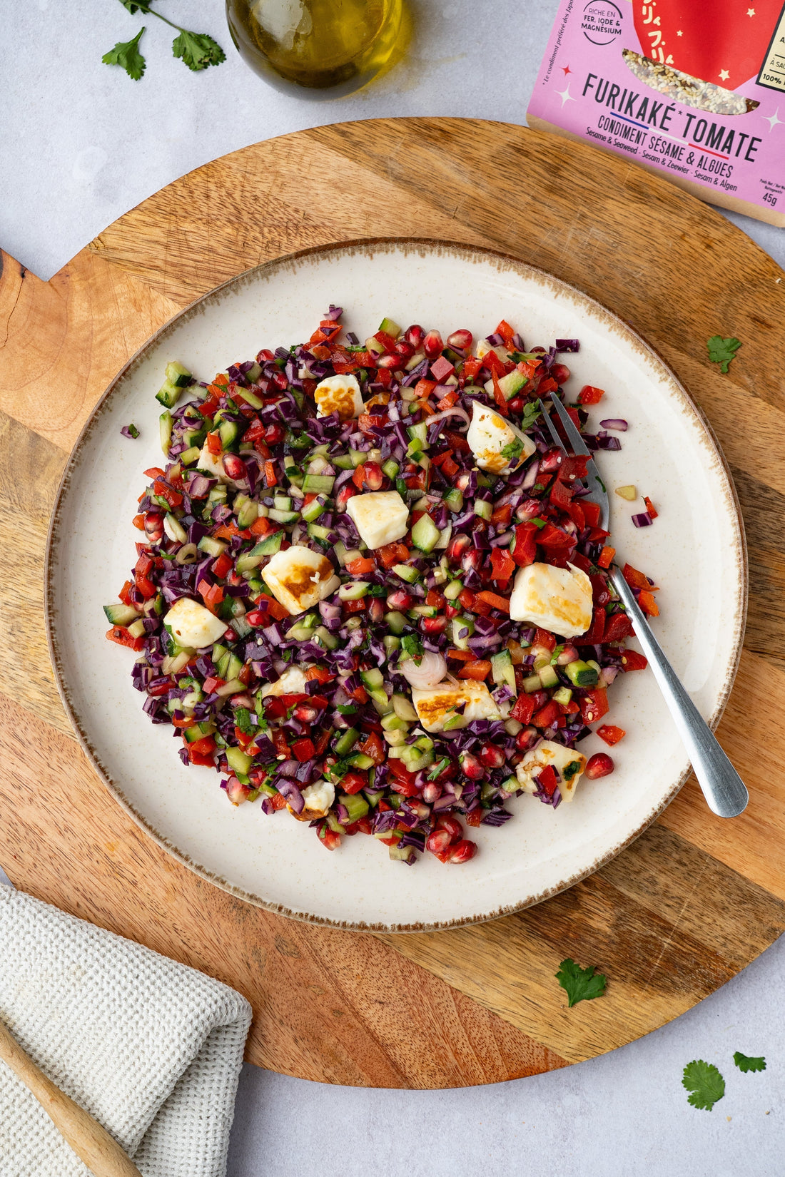 SALADE CHOU ROUGE, GRENADE & HALLOUMI GRILLÉ