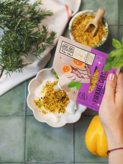 Condiment japonais furikake curcuma sur plats quotidien